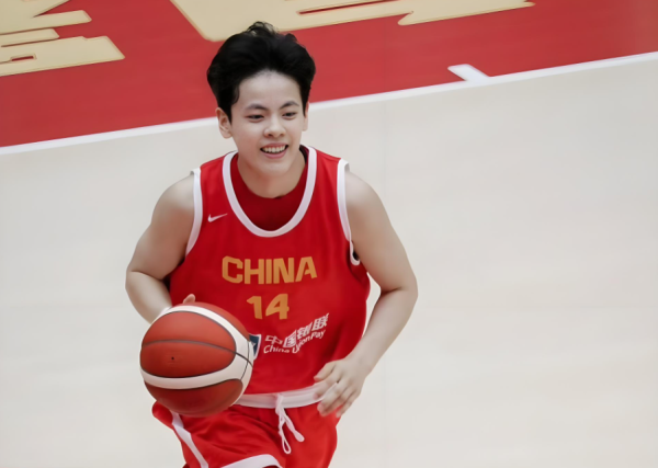 配资公司行情 女篮新大腿诞生！不是韩旭，也不是张子宇